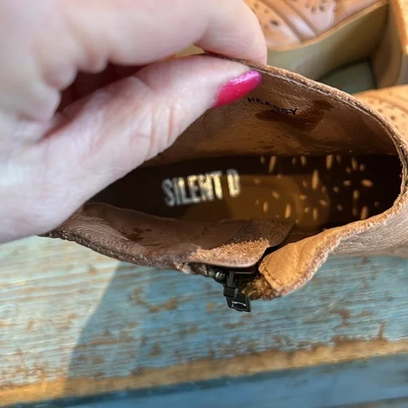 Silent D “Pearsy” perforated leather ankle boots EU 40 (fits approx US 9–9.5) - Picture 6 of 7